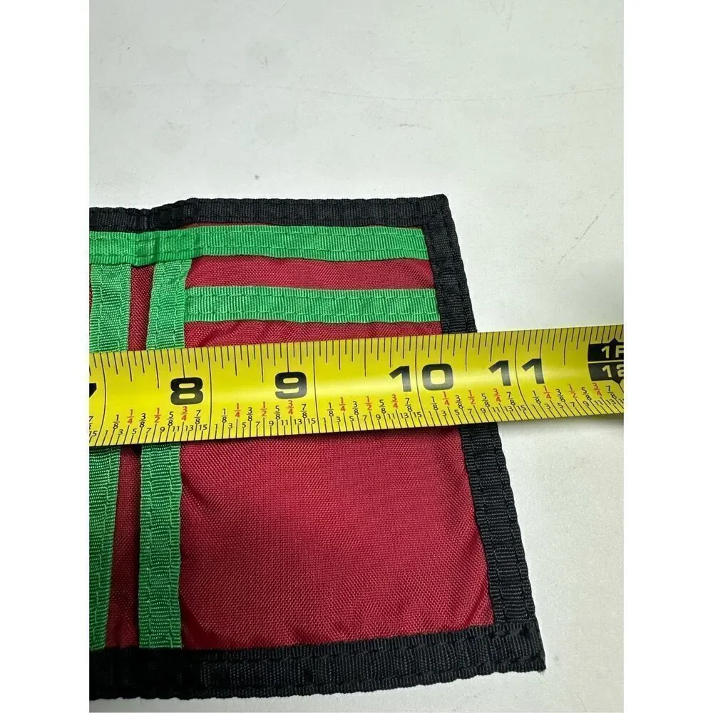 Dakine Vert Rail Wallet 5 slots ID Window Black Coin Zip Embroidered Logo EUC